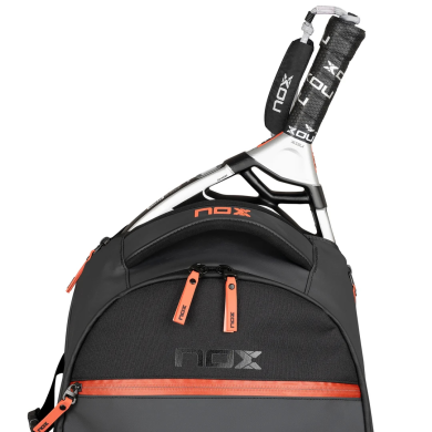 Mochila negra y roja Nox Luxury Open Series Mochila negra y roja Nox Luxury Open Series