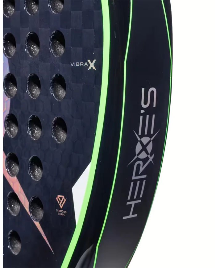 Paddle da padel nero con cuciture verdi neon e logo “HEROES” verticale, dettagli a pois e testo Vibra X e Predator LTD 2026 sul