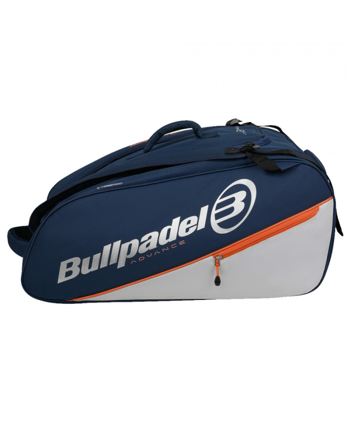 Borsa da racket Bullpadel Advance blu navy con logo bianco e tasca frontale grigio-arancio, modello BPP26014 2026