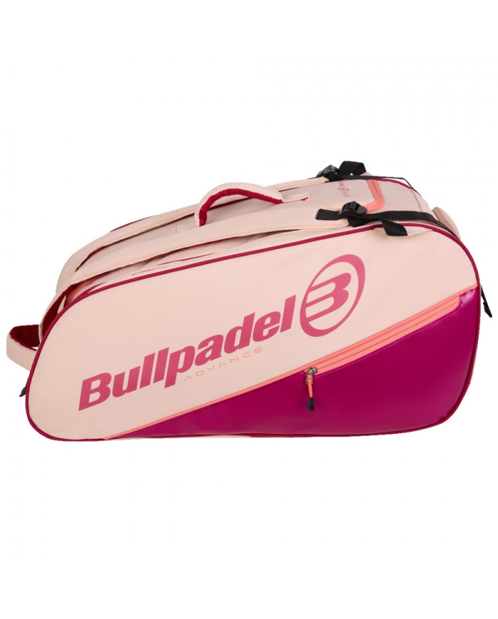 Borsa da pallone Bullpadel BPP26014 Advance beige-rosa con manici, grande scomparto e logo Bullpadel in evidenza.