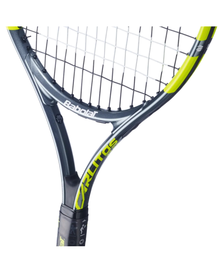 Carlitos Junior 23" racchetta da tennis Babolat per bambini con telaio grafite e corde nere, dettaglio logo Grommet e manico.