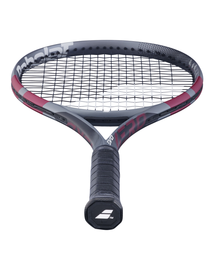 Raquettola da tennis Babolat Evo Aero Pink 2026 con telaio grigio-rosa e impugnatura nera, corde nere, logo EVO ben visibile.